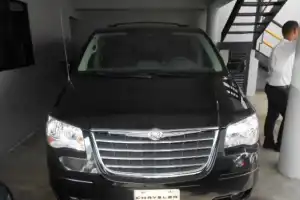 Chrysler Town & Country Touring 2010