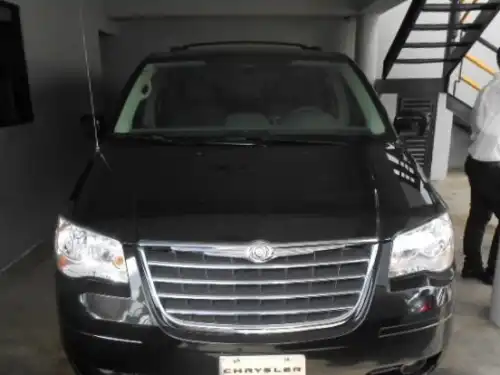 Chrysler Town & Country Touring 2010