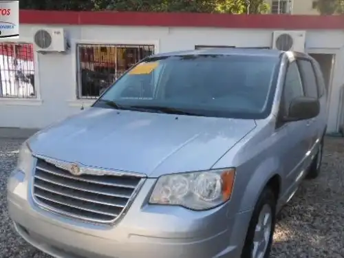 Chrysler Town  Country  2010