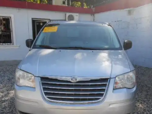 Chrysler Town  Country  2010