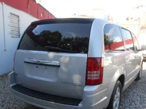 Chrysler Town  Country  2010