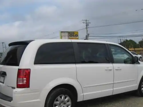 Chrysler Town  Country LX 2009