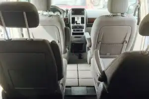 Chrysler Town  Country LX 2009