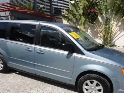 Chrysler Town  Country LX 2010