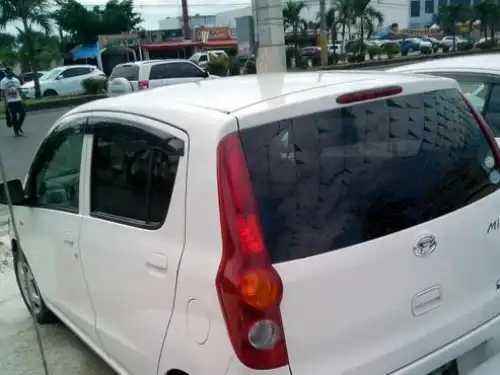 Daihatsu Mira  2009