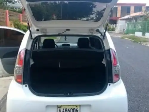 Daihatsu Sirion 2007, como nuevo