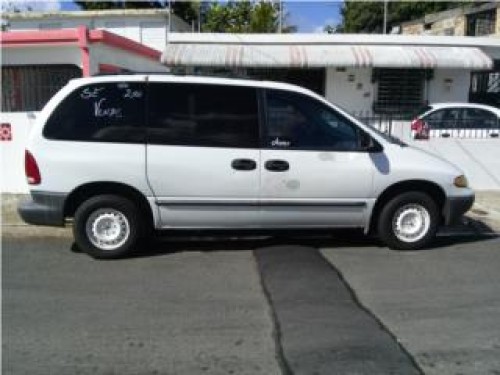 Dodge Caravan del 2000 se vende o se cambia.