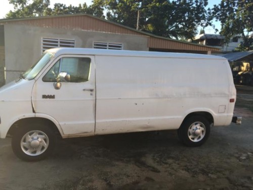 Dodge ram van 1990 fijo en $500