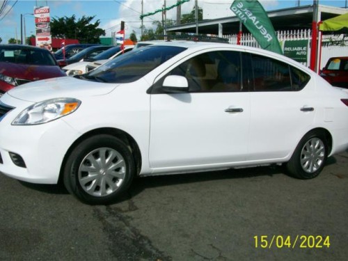 ECONOMICO NISSAN VERSA SV 2014