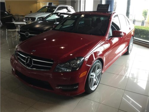 El deportivo MB C 250 2014 rojo. Garantia CPO