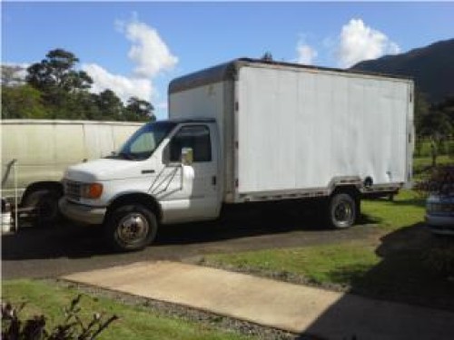 En venta camion E350 con cajon cerrado $2,500