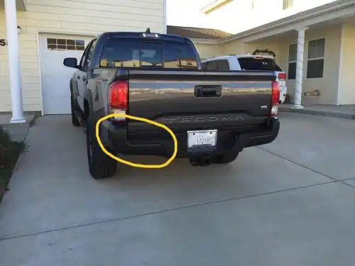 Esquinero bumper trasero Izq paraToyota Tacoma SR, SR5, TRD Sport 2016