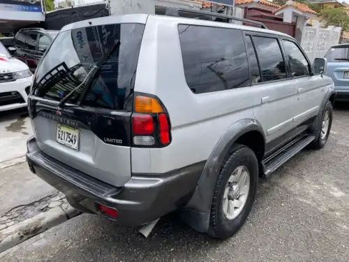 Excelente Mitsubishi Montero Sport Limited 2002.