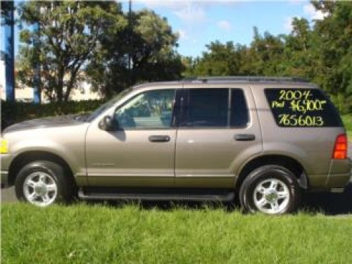 FORD EXPLORER 2004 $6,900.00