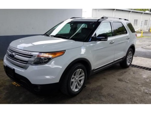 FORD EXPLORER Especial $27,995