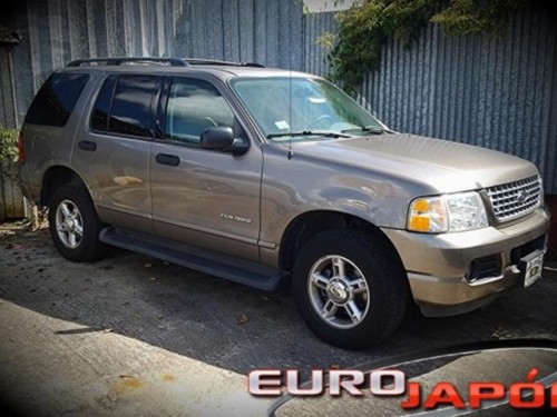 FORD EXPLORER XLT 2004