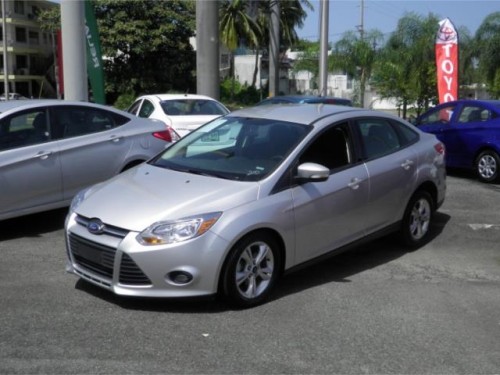 FORD FOCUS 2013 COLOR PLATA