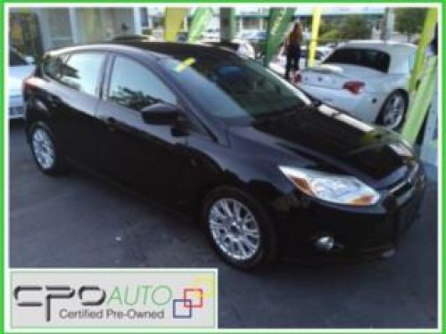 FORD FOCUS SE -HATCHBACK -2012