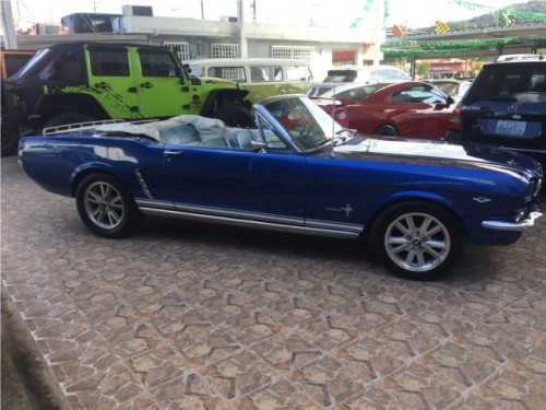 FORD MUSTANG CONVERTIBLE