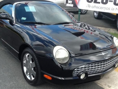 FORD THUNDERBIRD 2002AUT. NEGRO