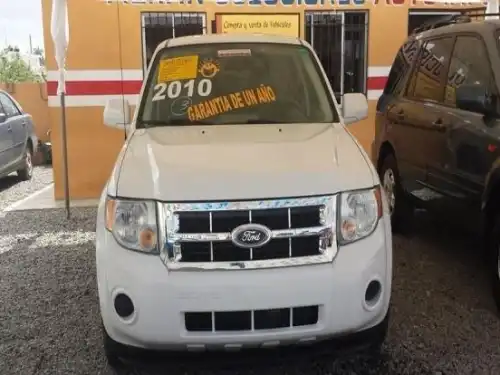 Ford Escape XLS 2010