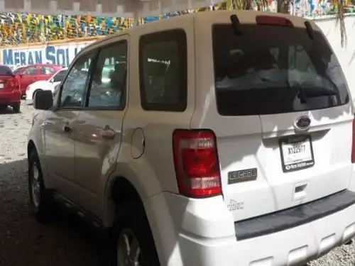 Ford Escape XLS 2010