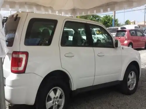 Ford Escape XLS 2010