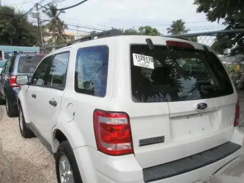 Ford Escape XLS 2010