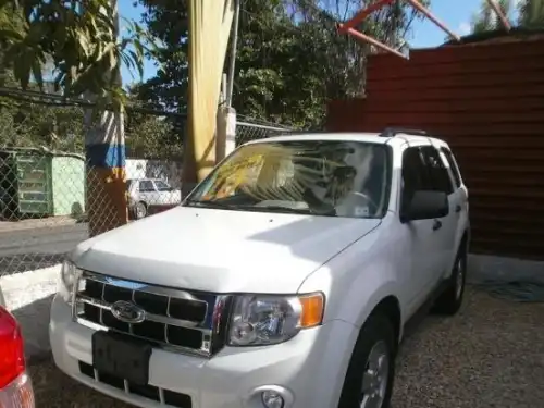 Ford Escape XLS 2010