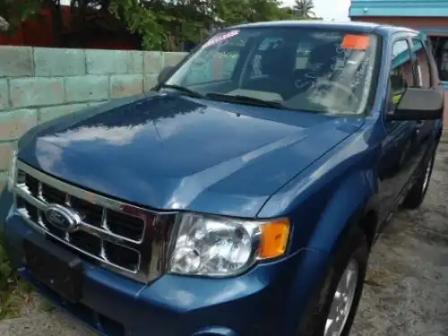 Ford Escape XLS 2010