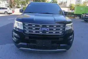 Ford Explorer 2017 XLT de la casa