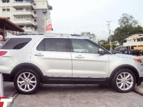 Ford Explorer XLT 2011