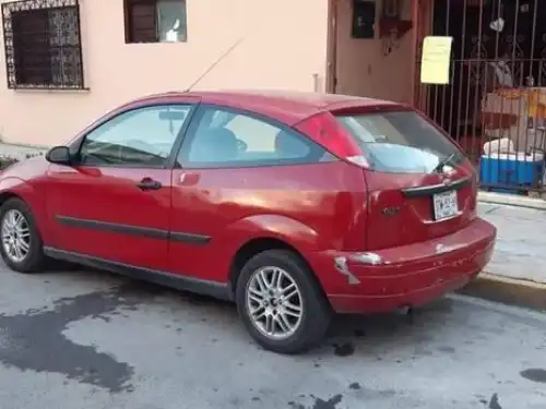  Ford Focus rojo, Monterrey -