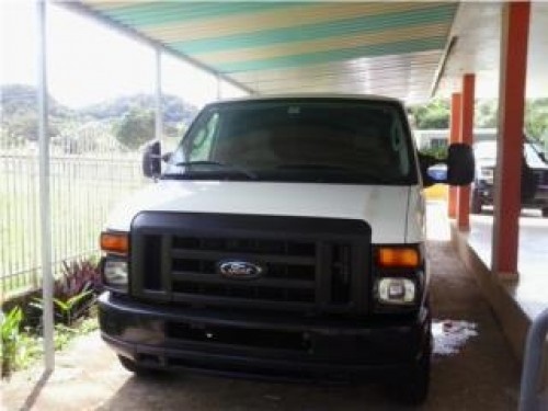 Ford E250 Econoline de carga 2011