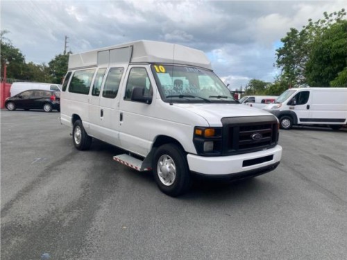 Ford Econoline 250 Como nueva