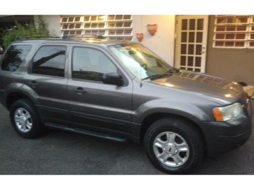 Ford Escape 4x4 2004 $3,995 fijo