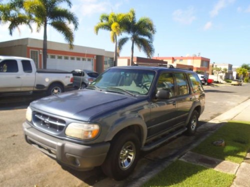 Ford Explorer Azul 2001