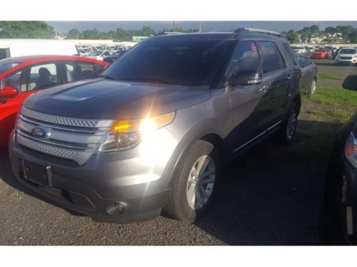 Ford Explorer XLT -Gray Mode