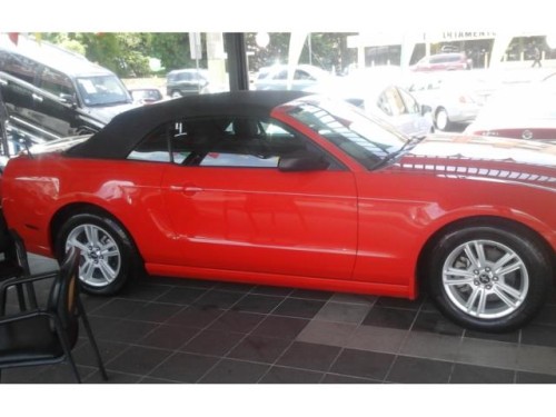 Ford mustang convertible poco millaje 2012