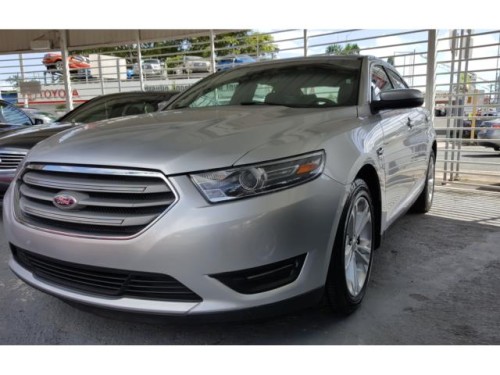 Ford taurus 2015 como nuevo