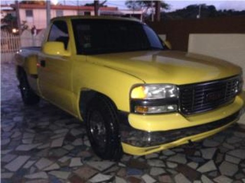 GMC Sierra 1500 del 2001 en 5,500 omo.