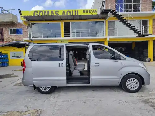 HYUNDAI GRAND STAREX