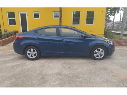 HYUNDAI ELANTRA AUT. 2016 CON AROS FP