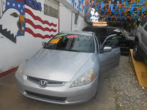 Hermoso Honda Accord 2005 Lx