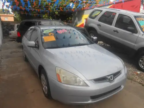 Hermoso Honda Accord 2005 Lx