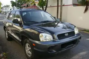 Hiunday santa fe 2004 negro de 4 cilindros 
