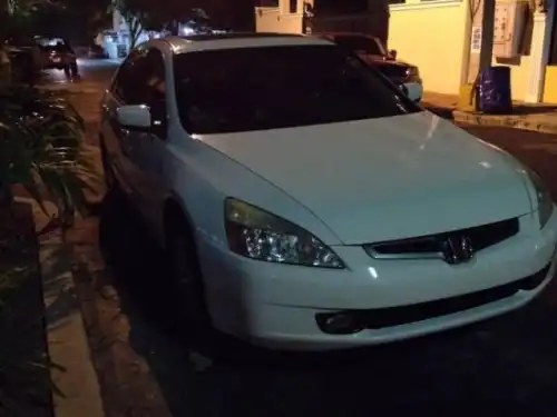 Honda Accord 2005 Blanco V6 Full Blanco 