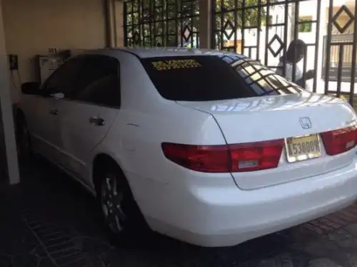 Honda Accord 2005 Blanco V6 Full Blanco 