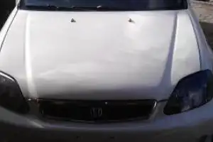 Honda Civic 1999 blanco 4 puertas