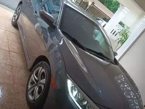 Honda Civic 2016 LX, 36,000 millas, Recien Importado RD$ 825,000 Neg.